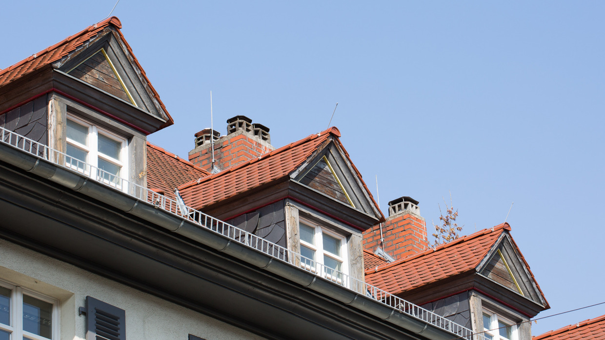 Dachgauben der Institutsgebäude auf dem Campus Süd