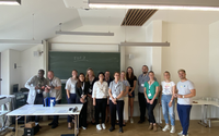 Gruppenbild der Lehrkräfte und Mitarbeitenden des ISD